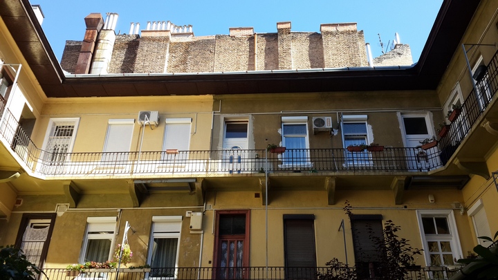 Как мы снимали жилье посуточно в Будапеште: двор