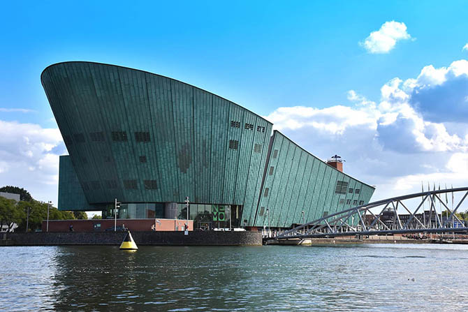 Амстердам Голландия музей Немо